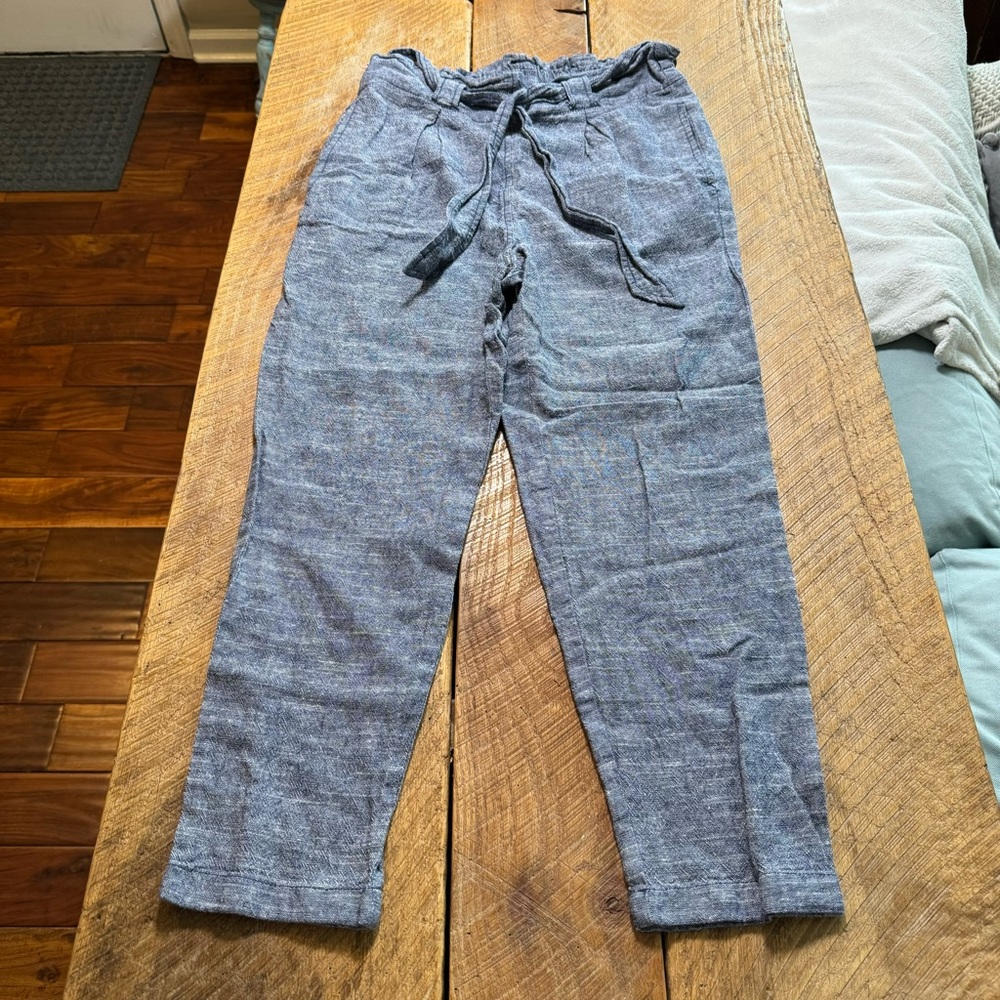 Max Studio linen blend denim colored paper bag waist pants with belt, Size Small